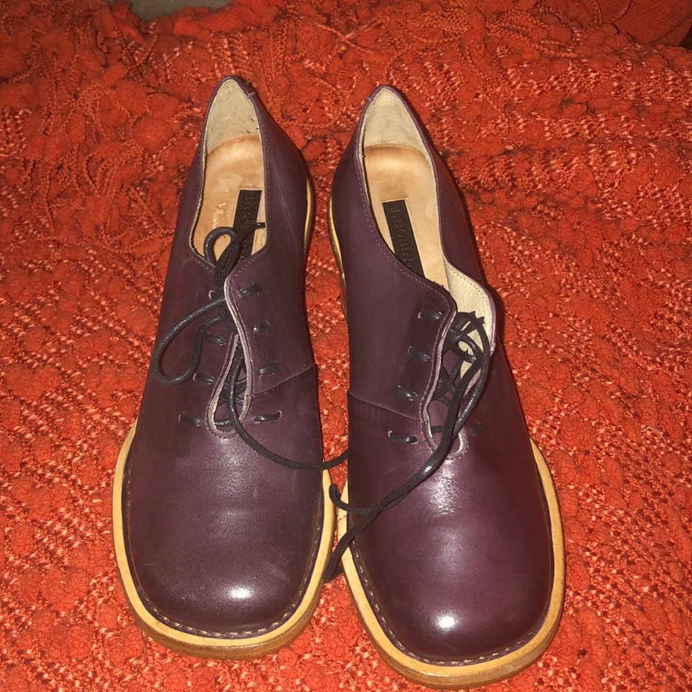 New Neosens lace up shoes
